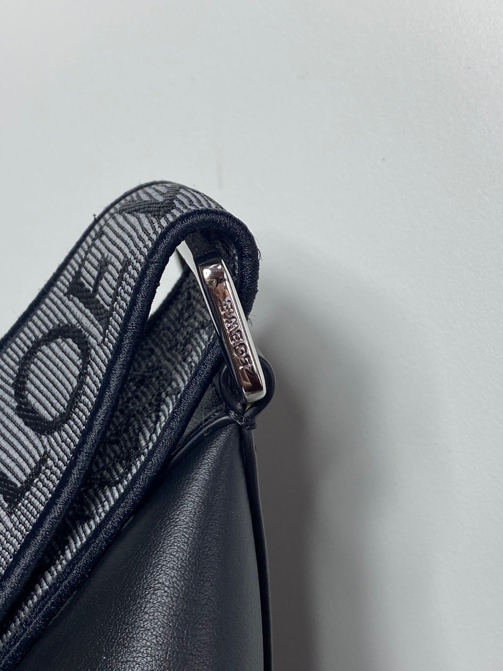 LW Messenger Bag