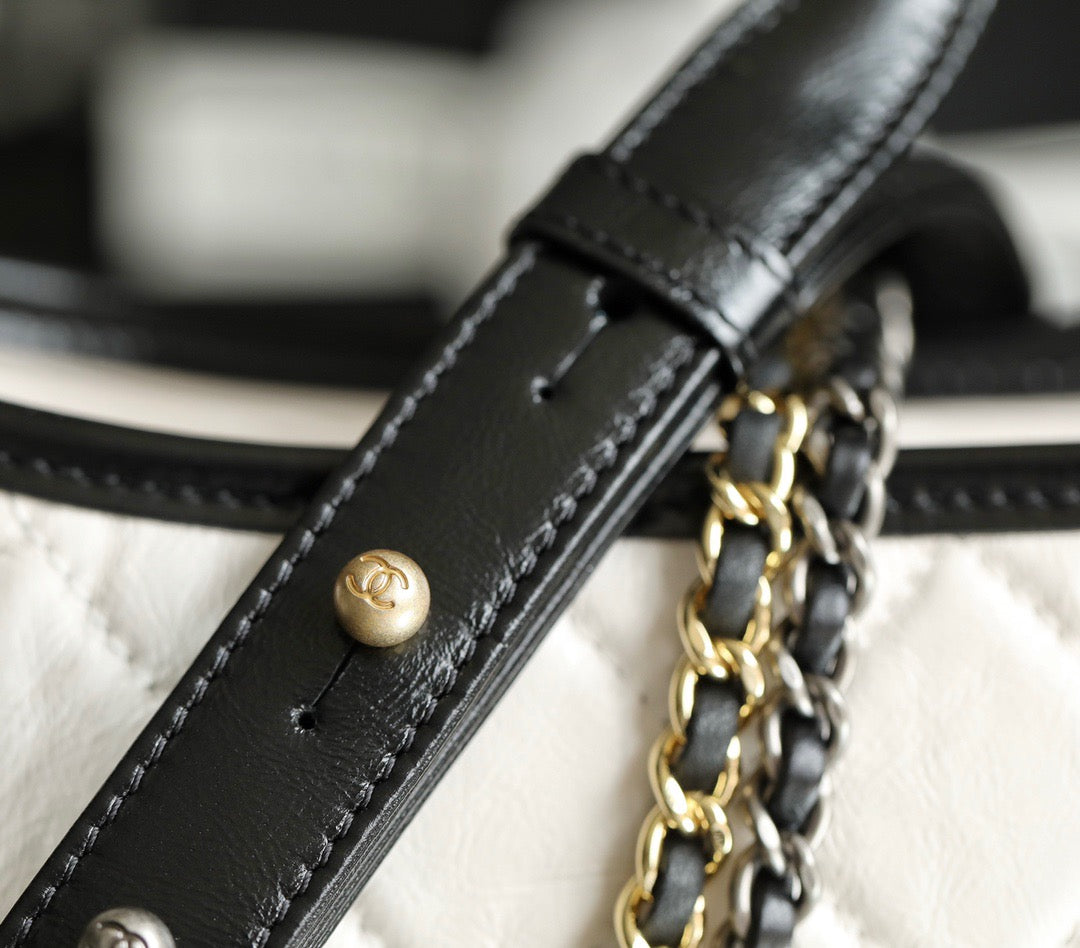 CNL Gabrielle Hobo