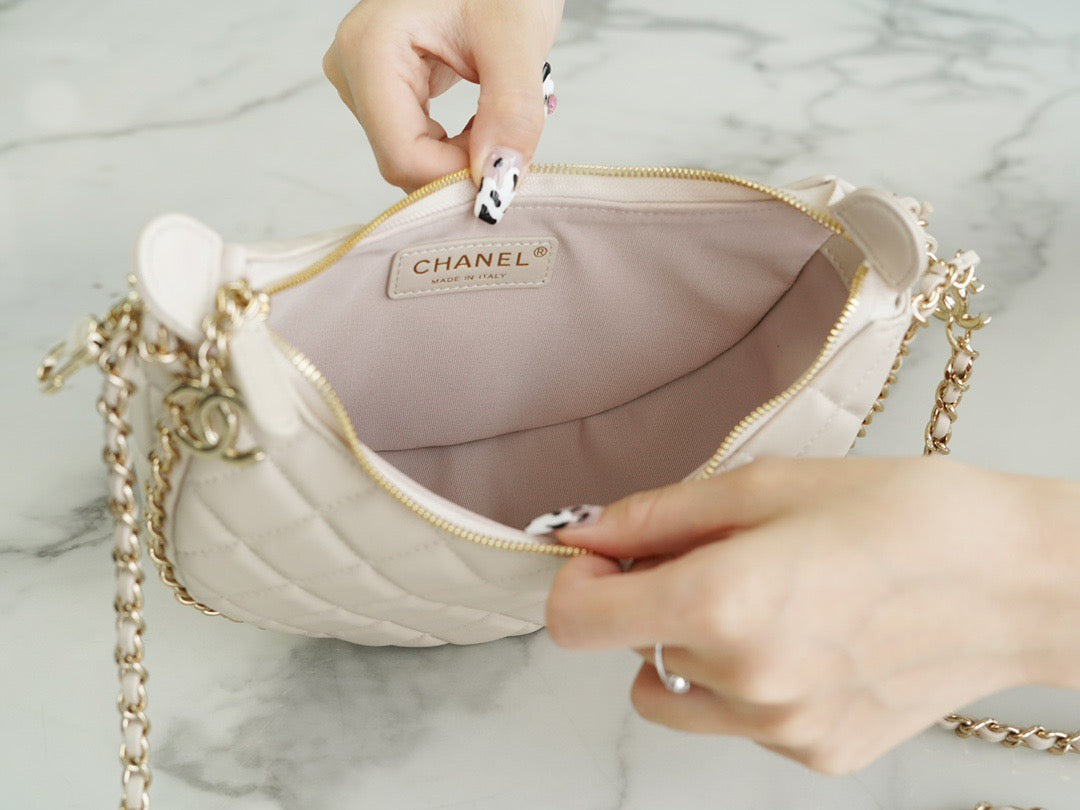 CNL 23p Hobo Bag