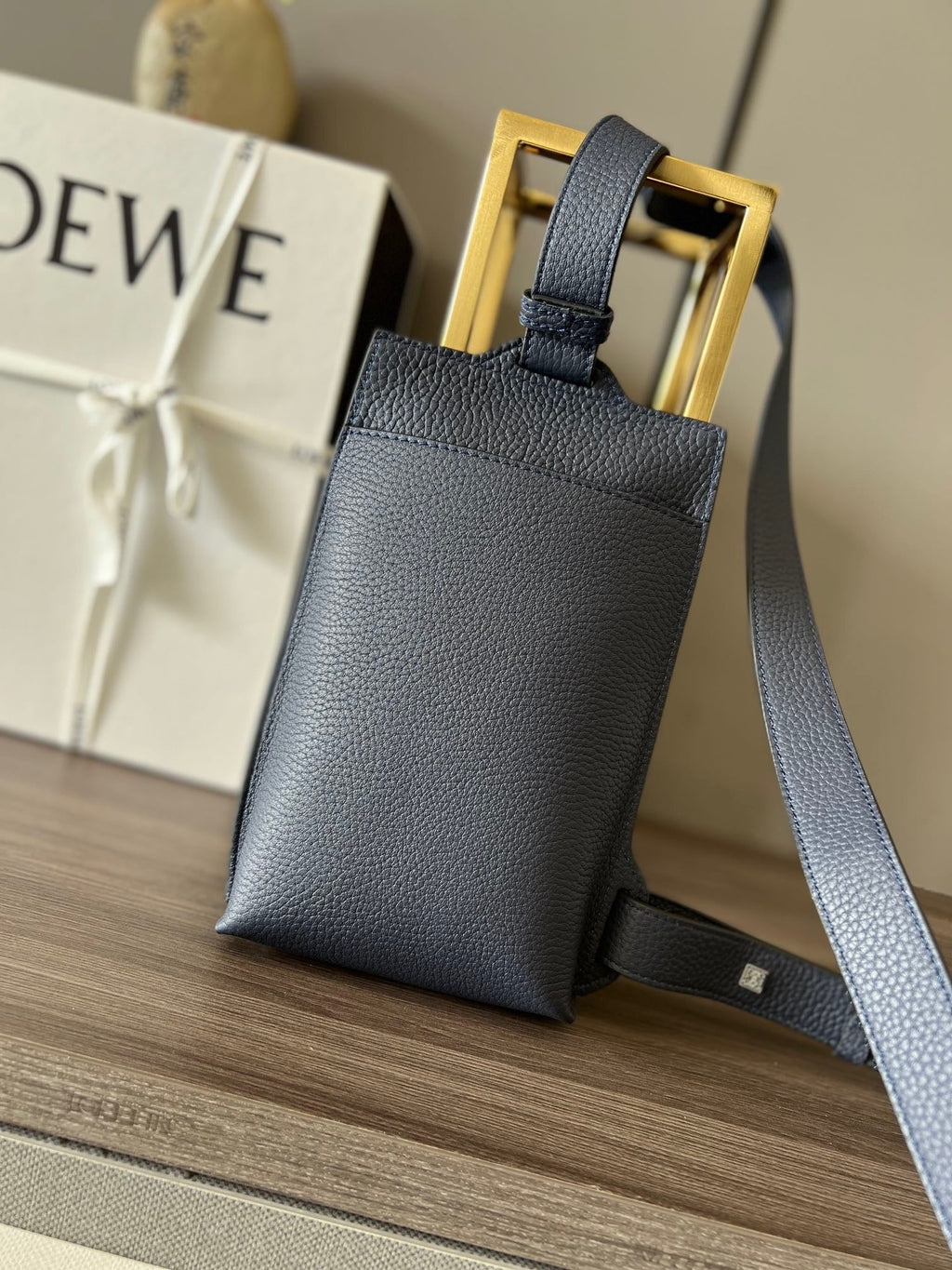 LW Sling Bag