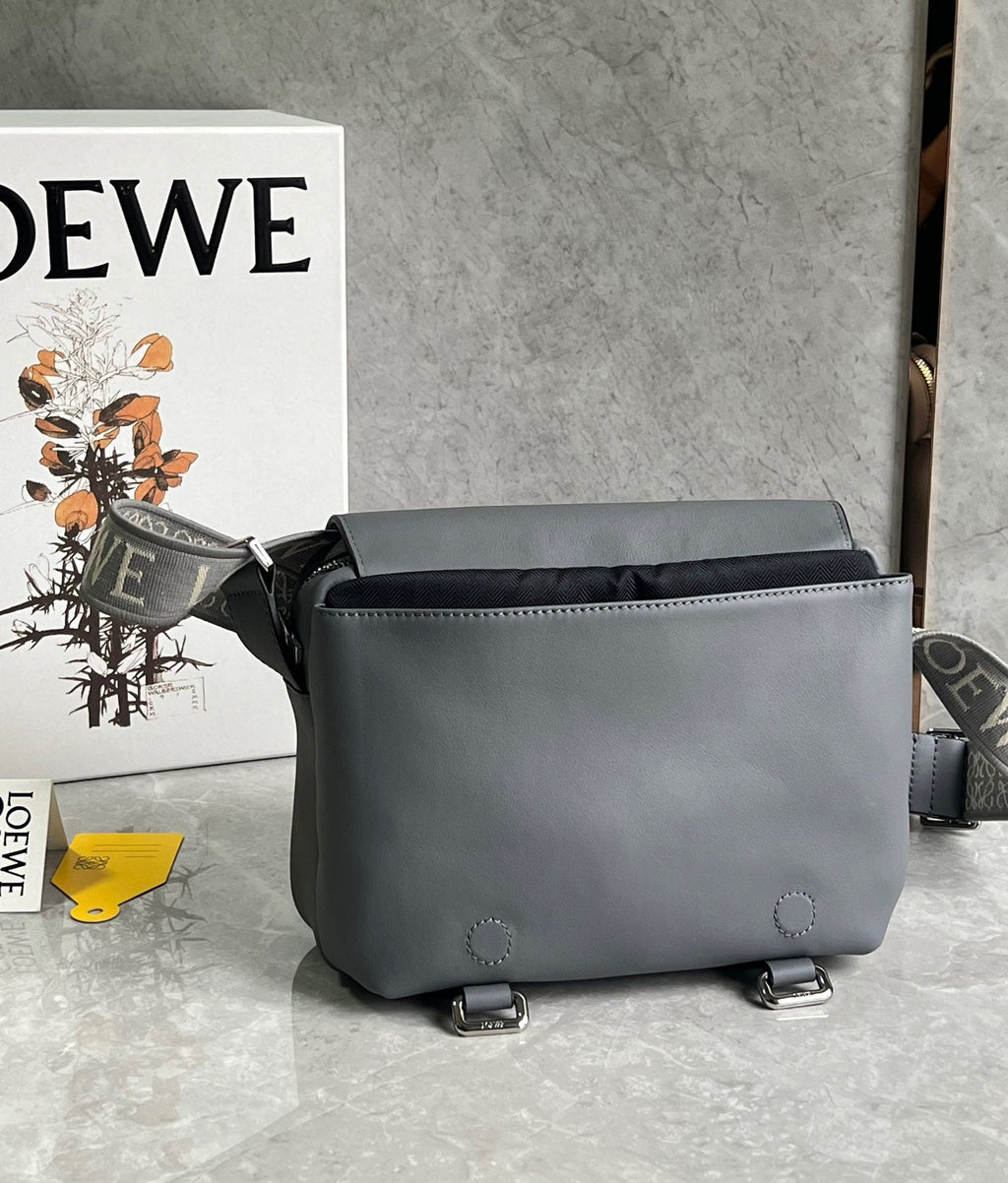 LW Messenger Bag