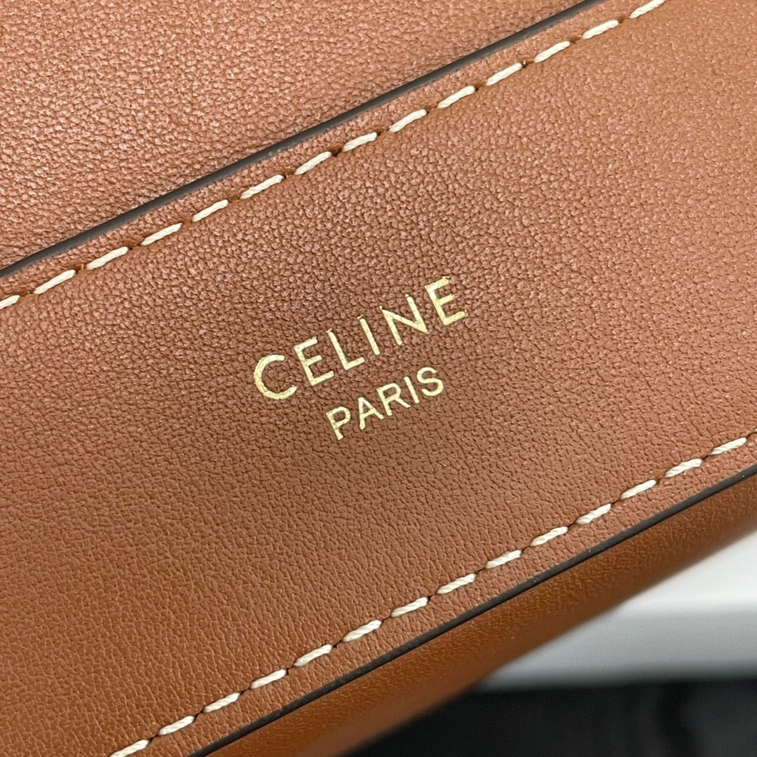 CE Triomphe Bucket