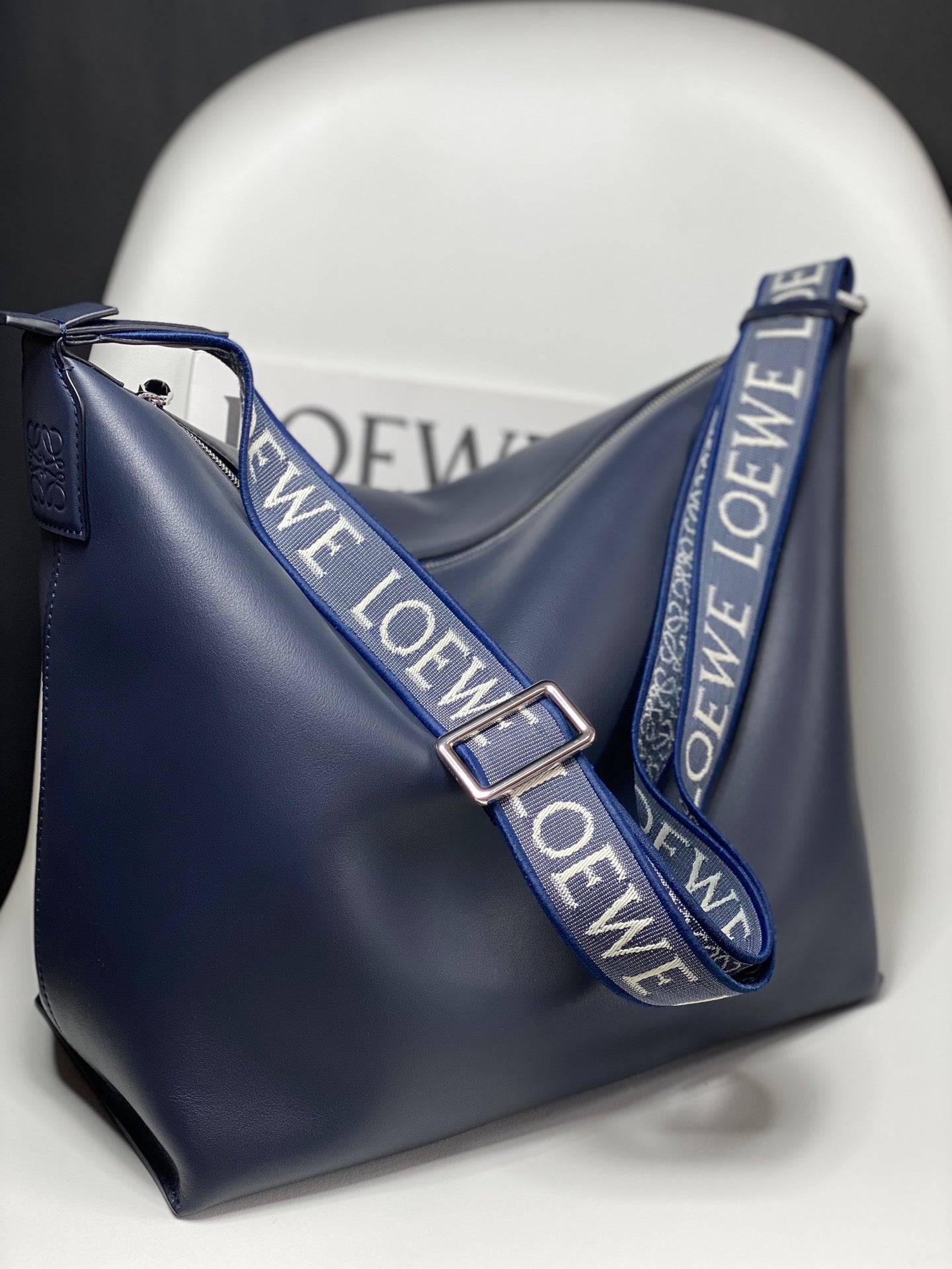 LW Messenger Bag