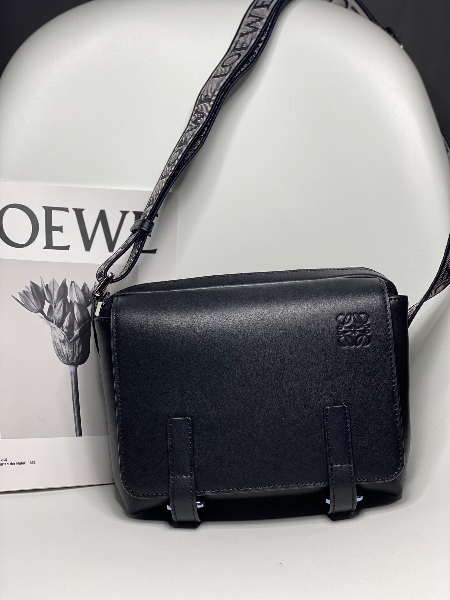 LW Messenger Bag
