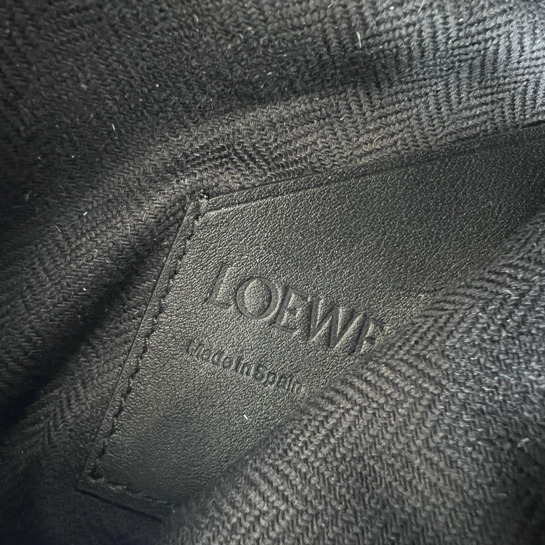 LW Sling Bag