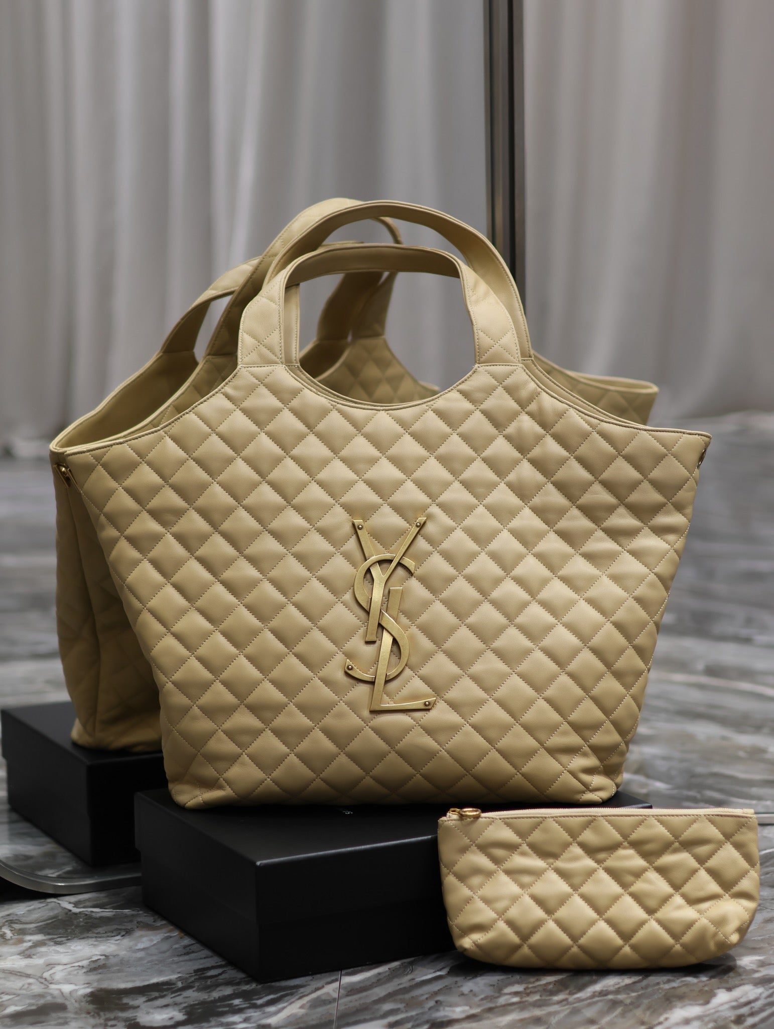 YVT Shopping Tote