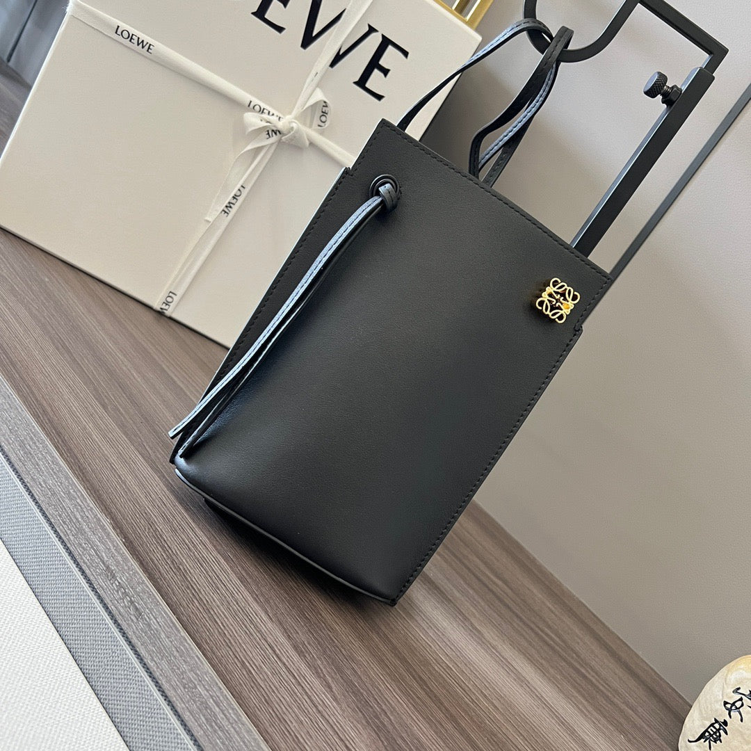 LW Sling Bag
