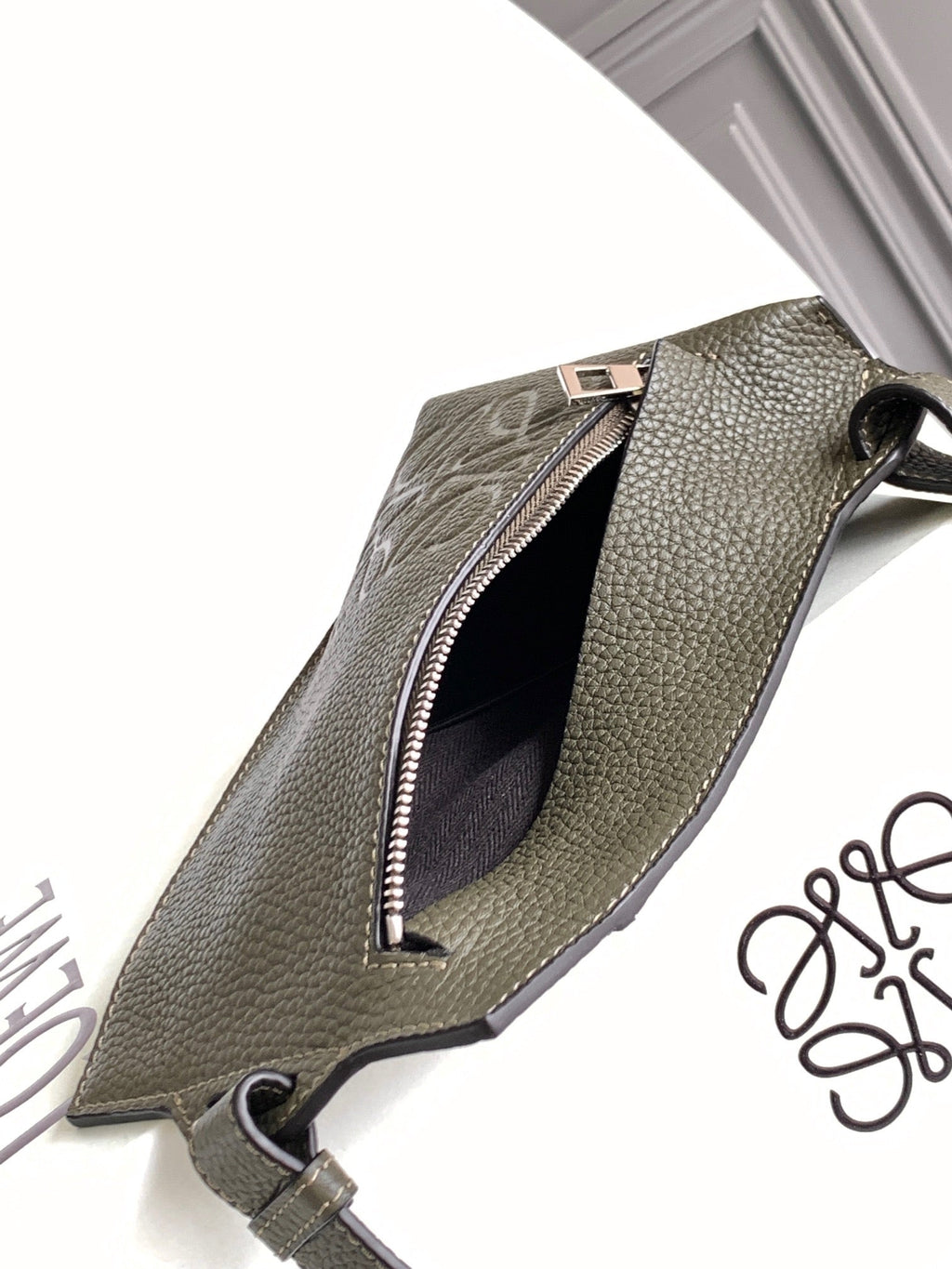 LW Sling Bag