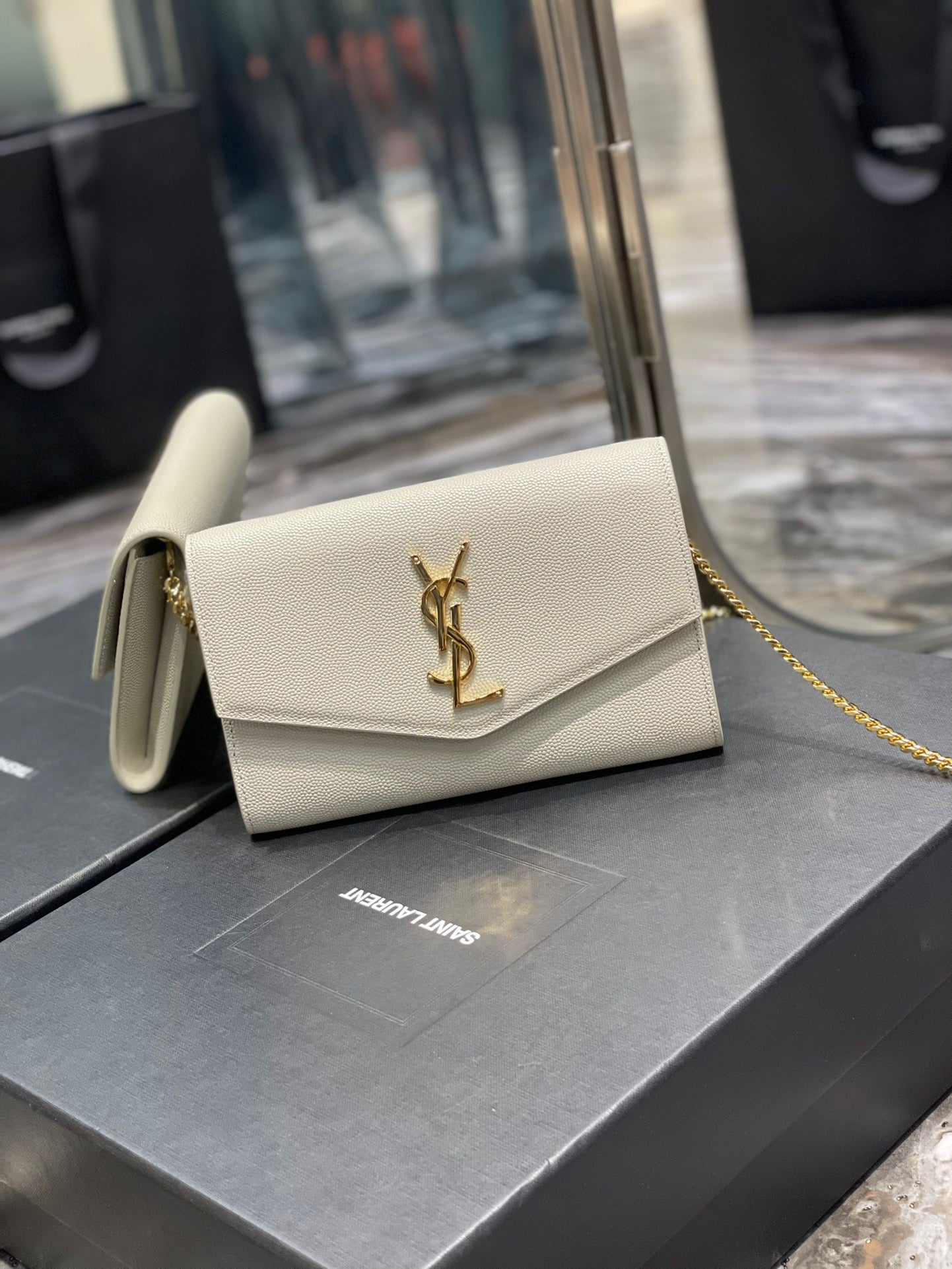 YVT Envelope