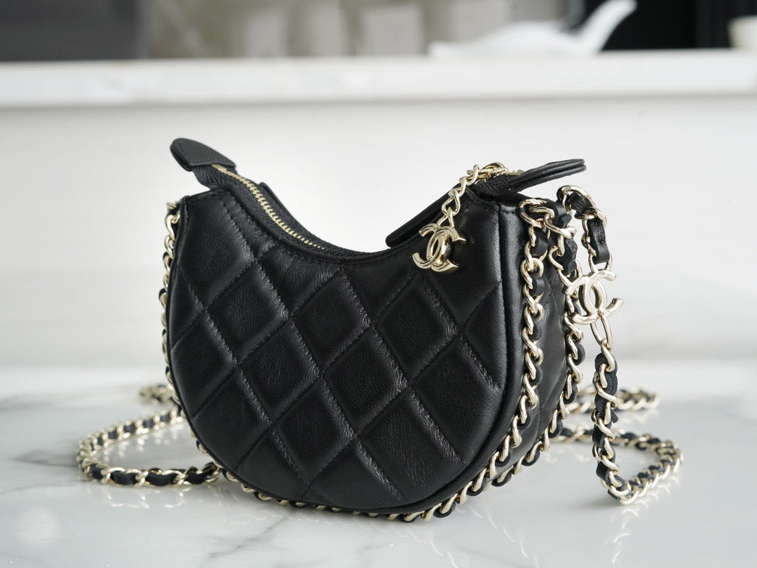 CNL 23p Hobo Bag