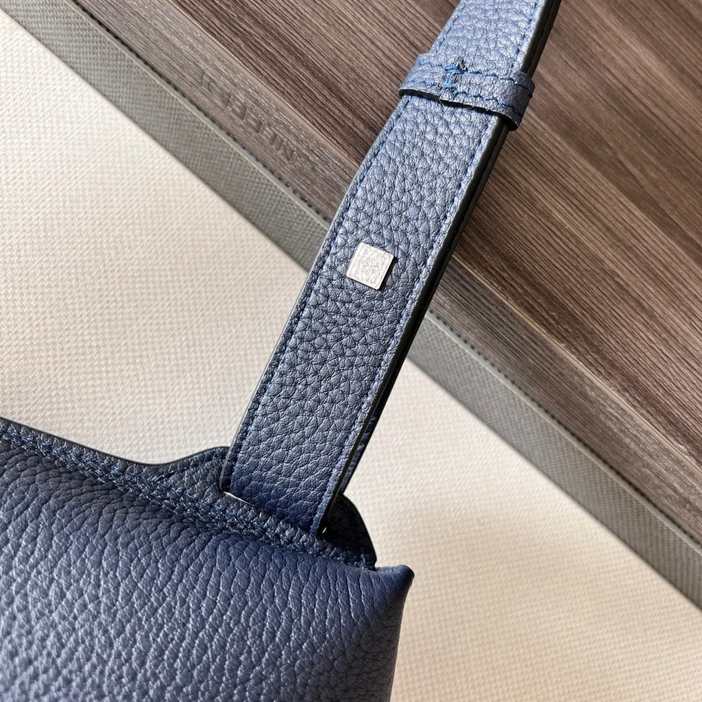 LW Sling Bag