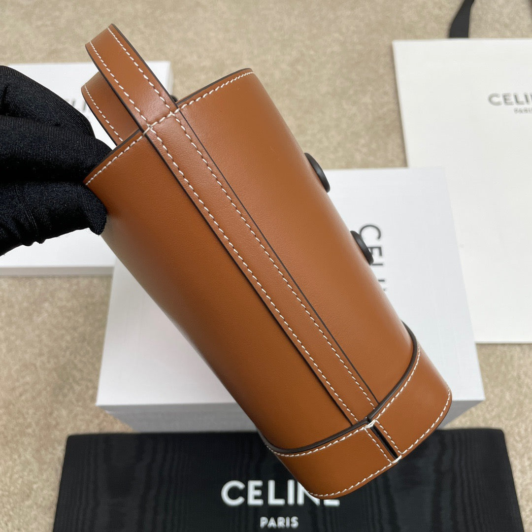 CE Triomphe Bucket