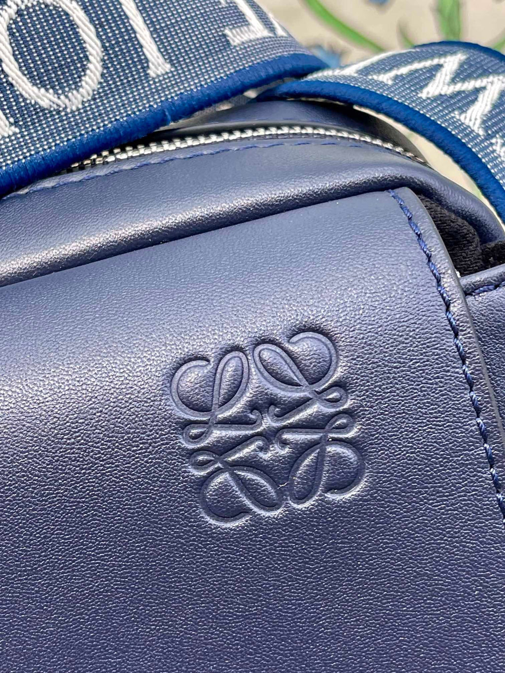 LW Messenger Bag