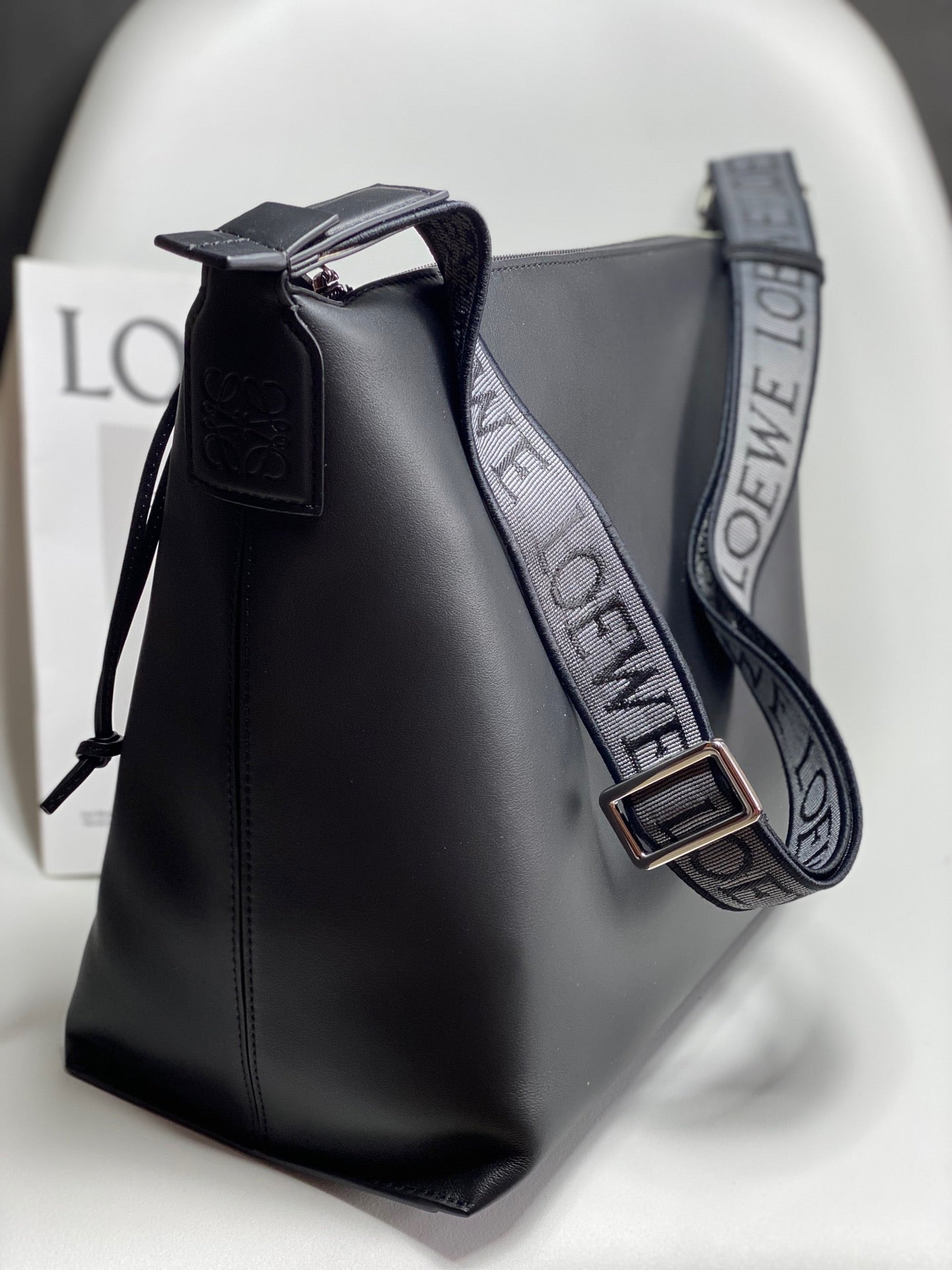 LW Messenger Bag