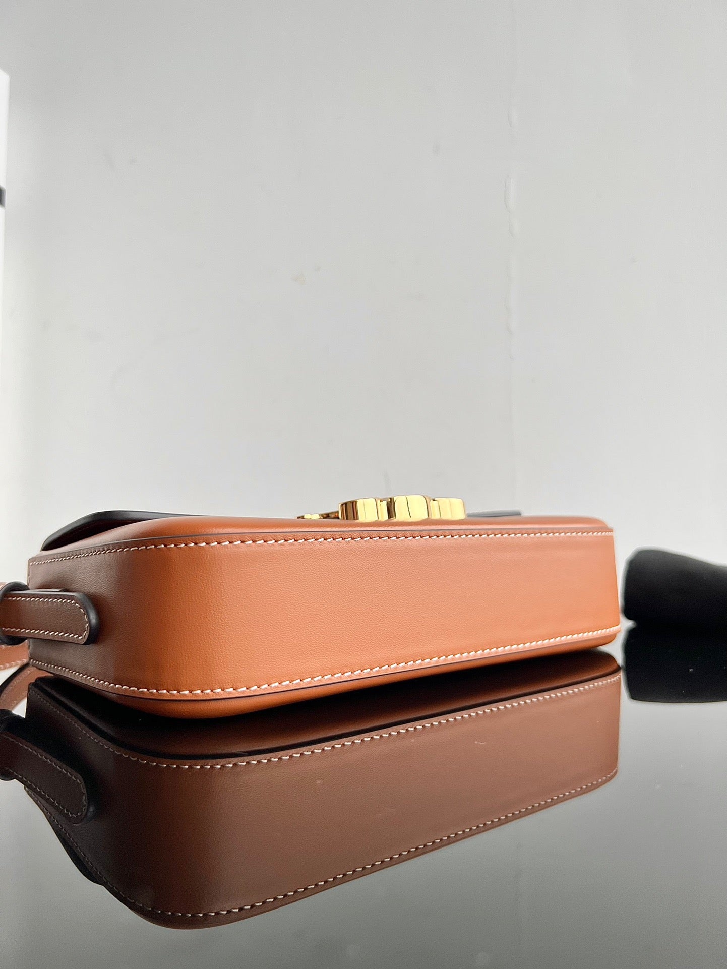 CE Triomphe Hobo