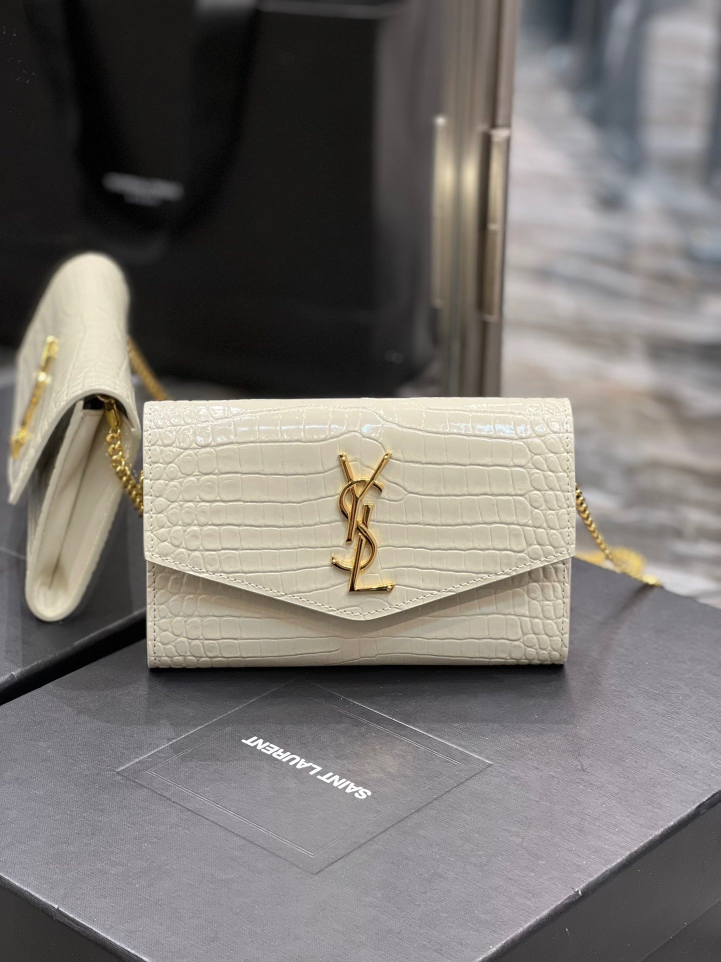 YVT Envelope