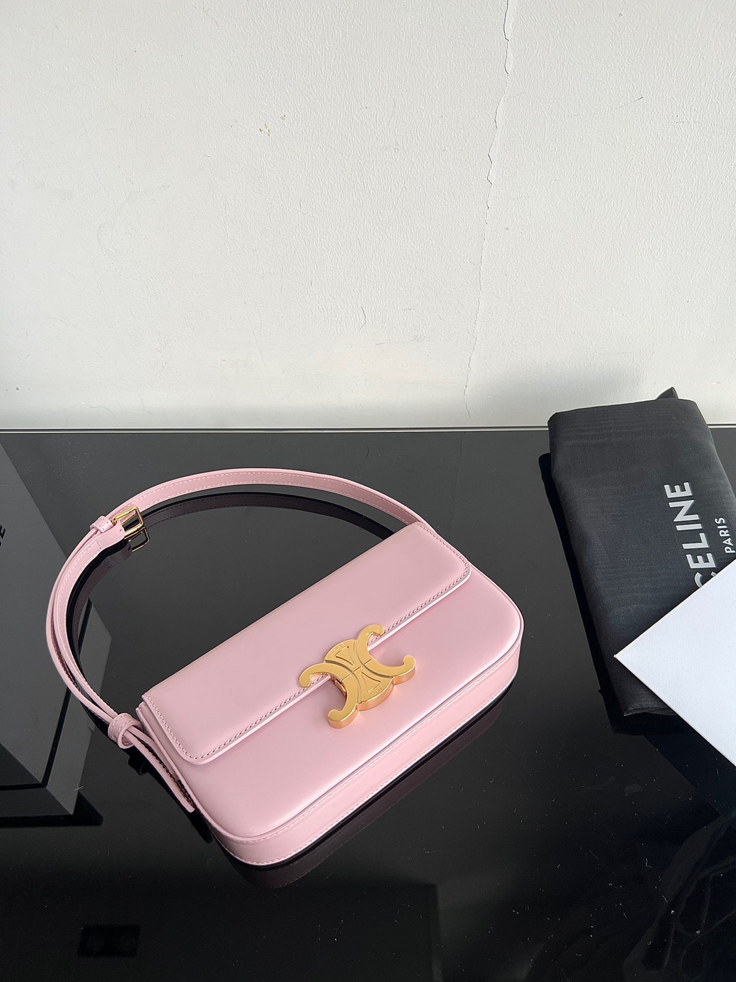 CE Triomphe Hobo