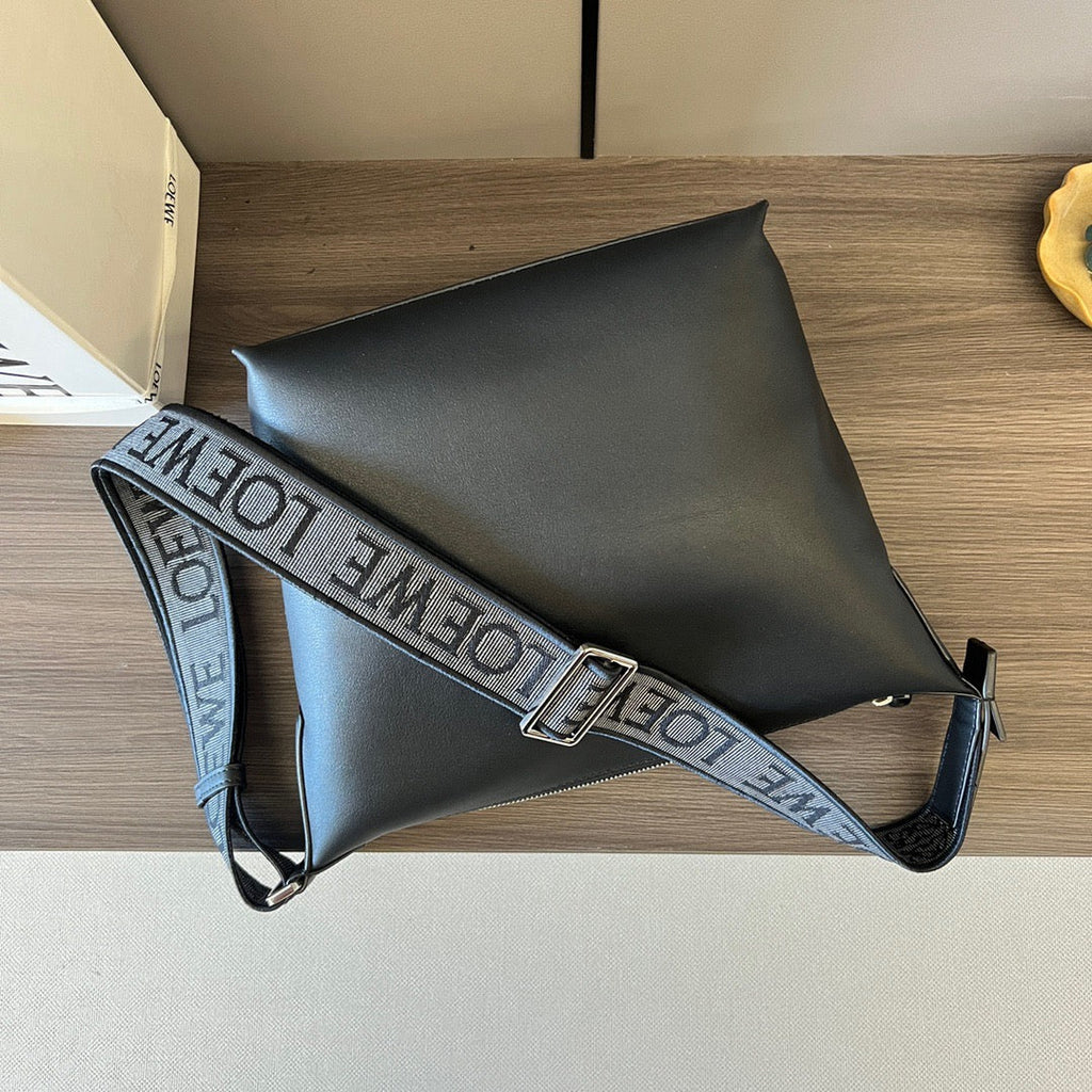 LW Messenger Bag