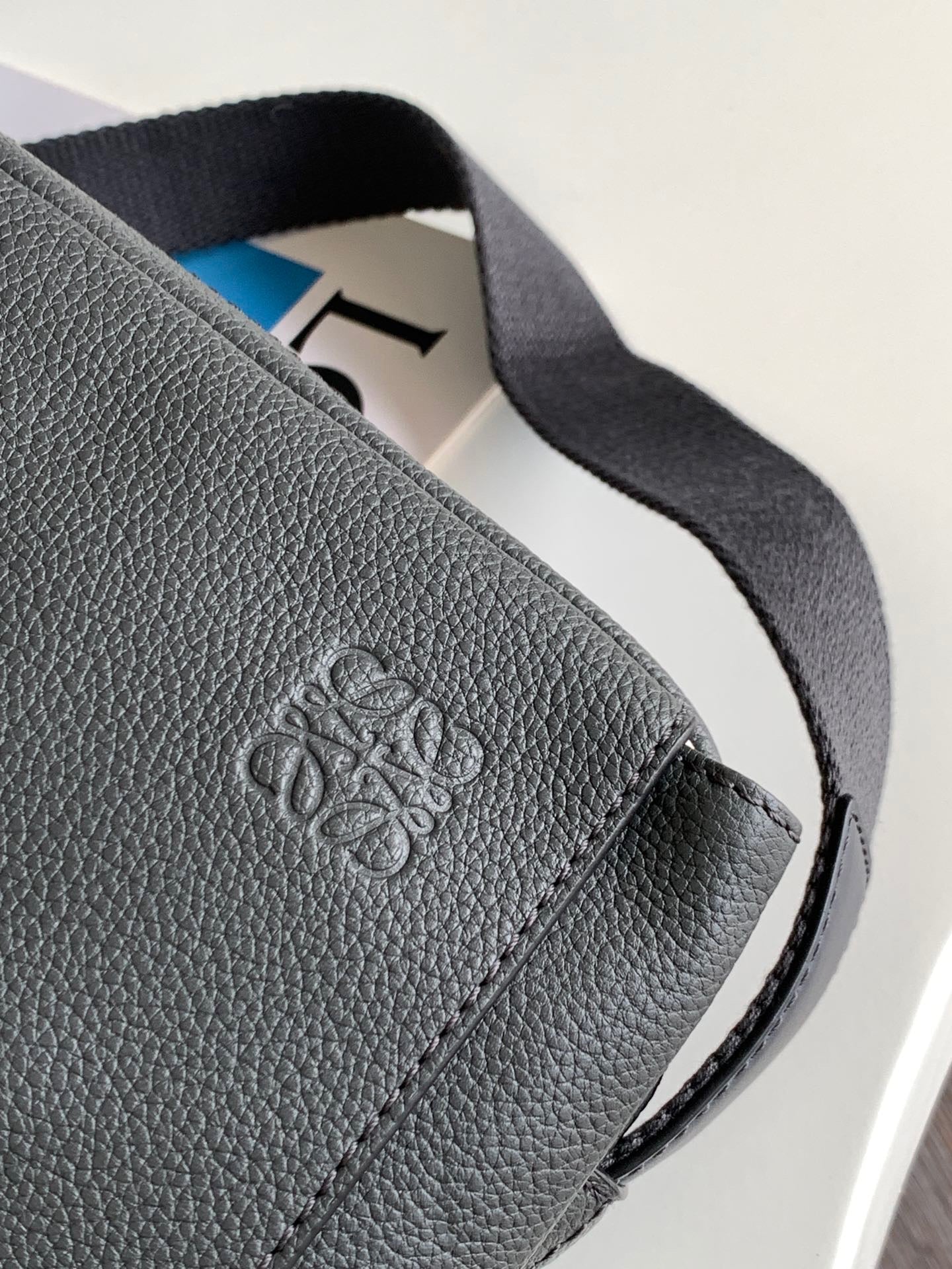 LW Messenger Bag