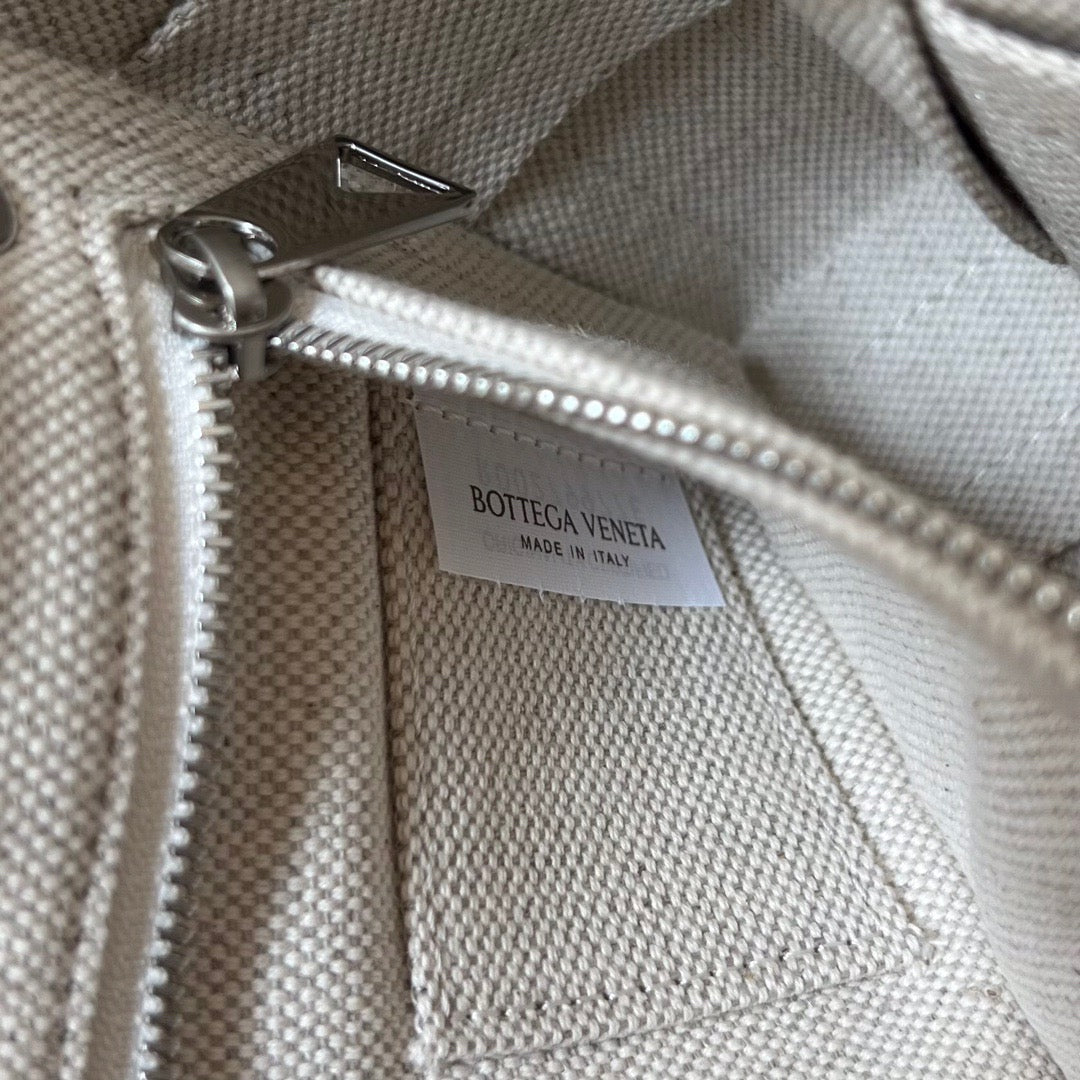 BTV Messenger Bag