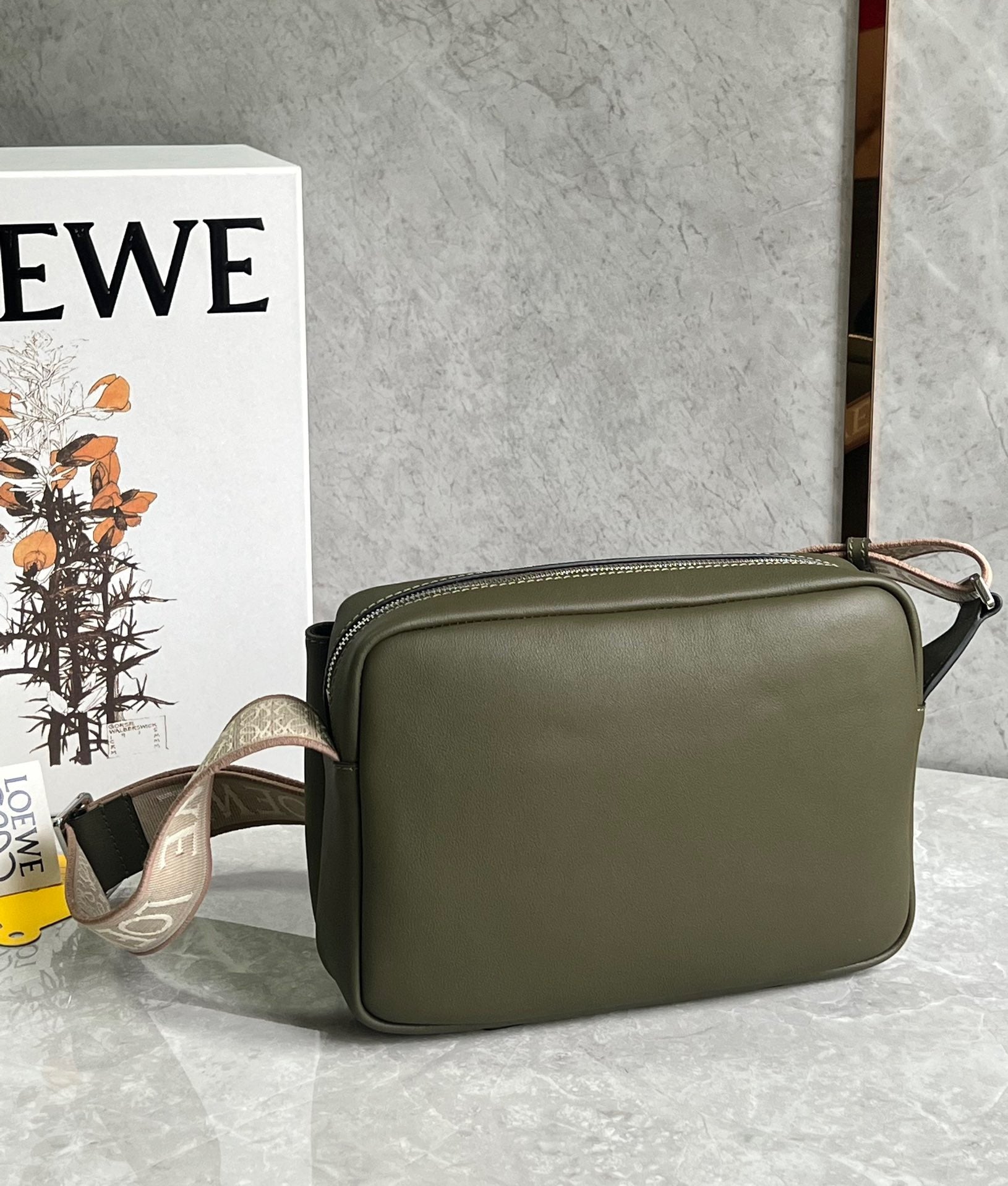 LW Messenger Bag