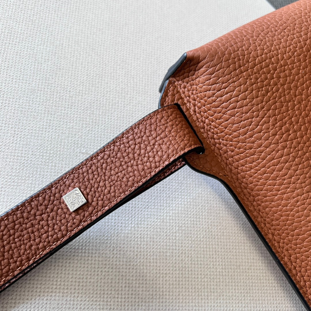 LW Sling Bag