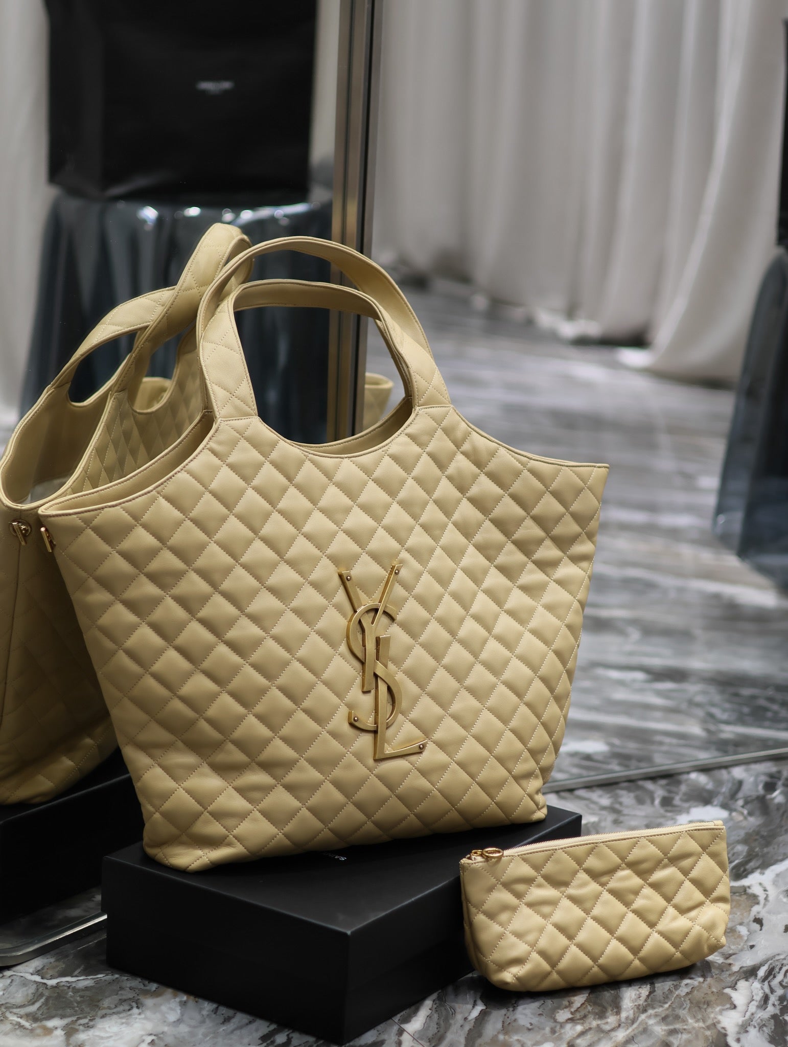 YVT Shopping Tote
