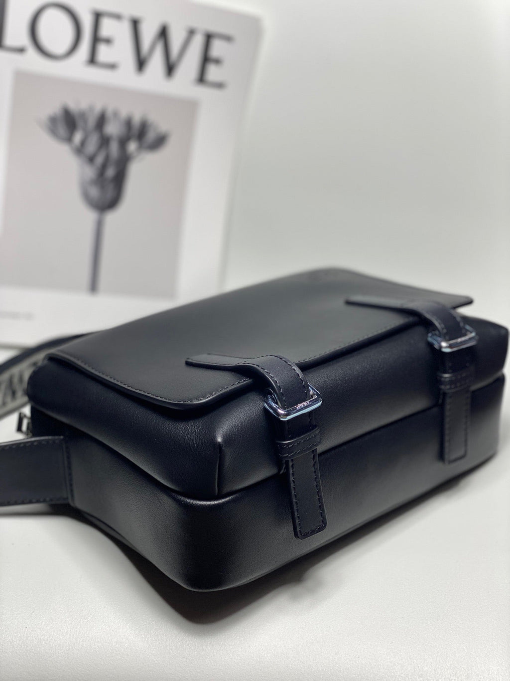 LW Messenger Bag