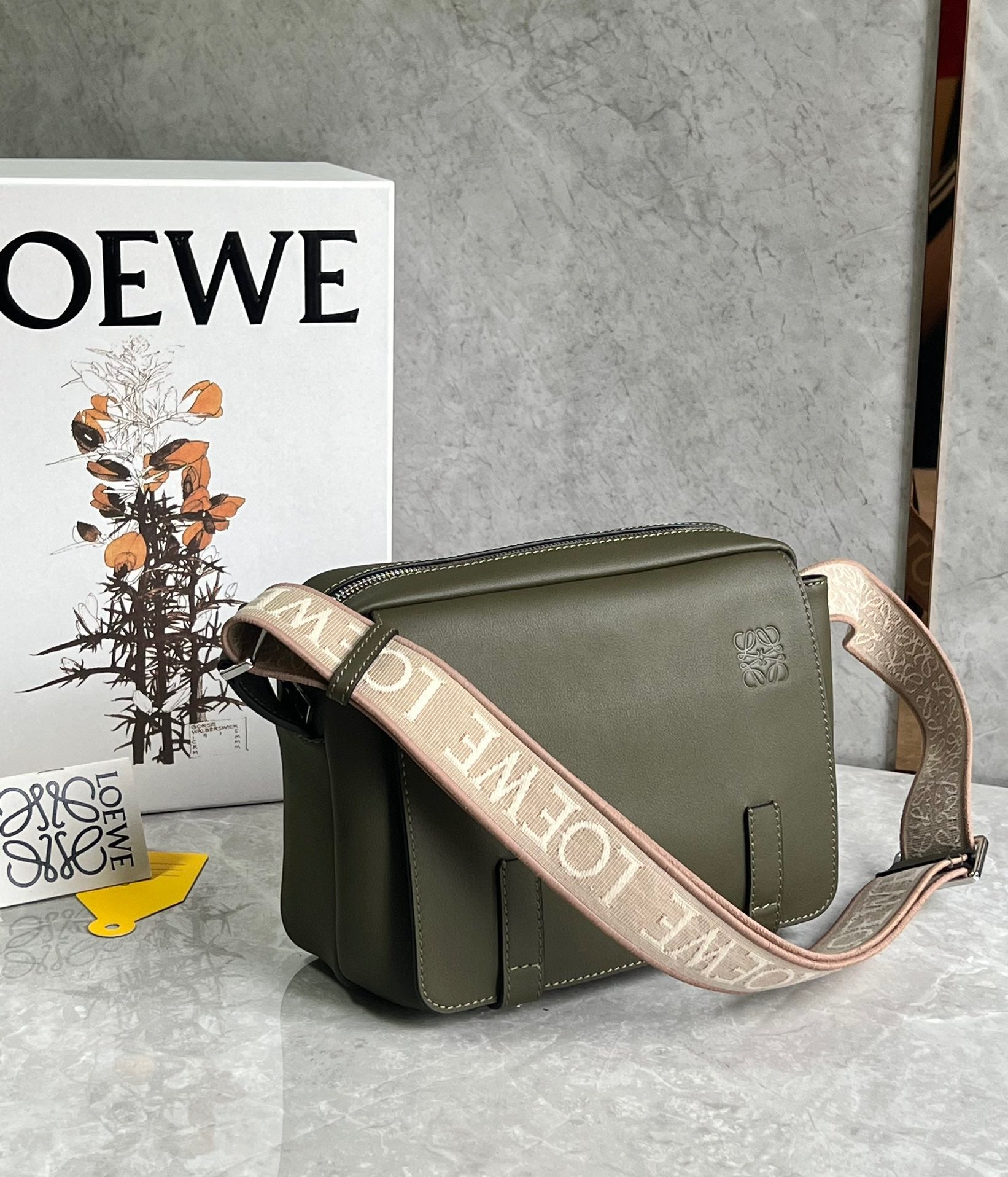 LW Messenger Bag