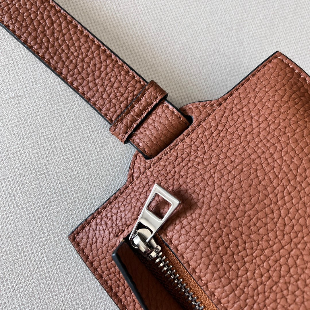 LW Sling Bag