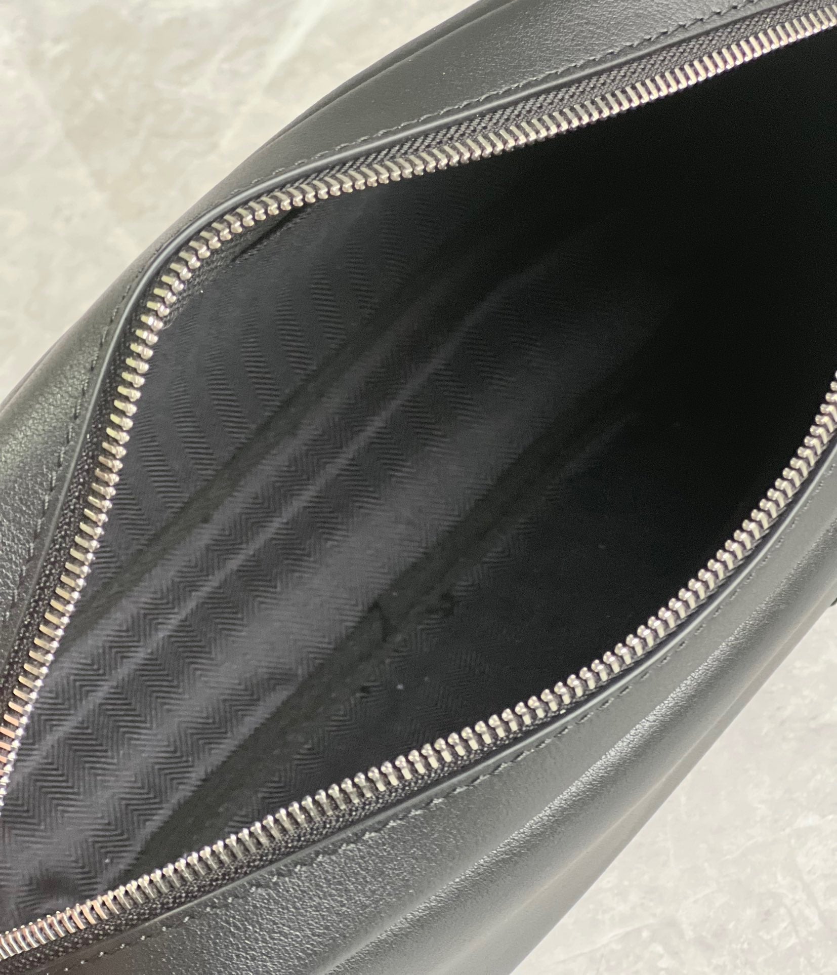 LW Messenger Bag