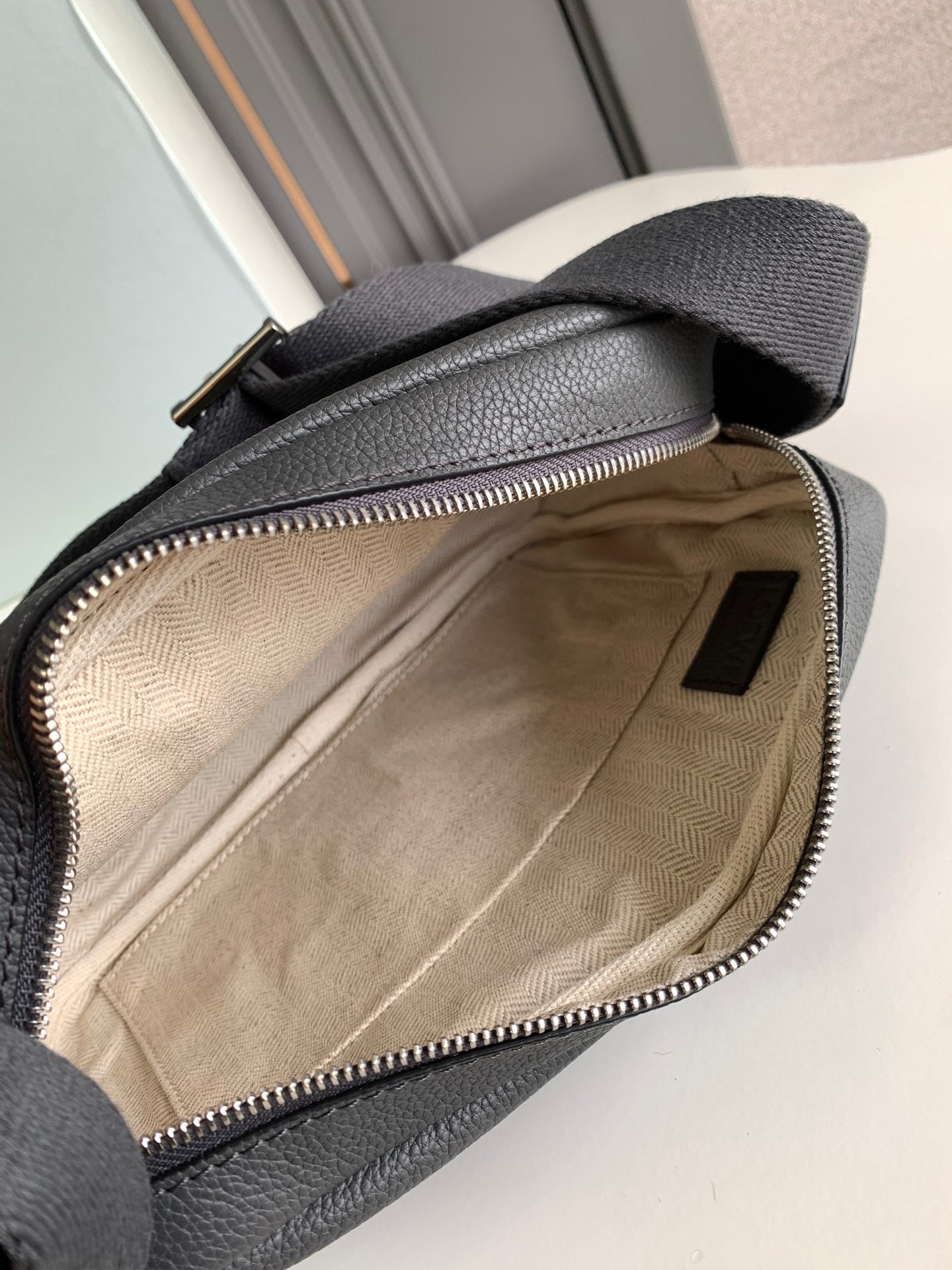 LW Messenger Bag