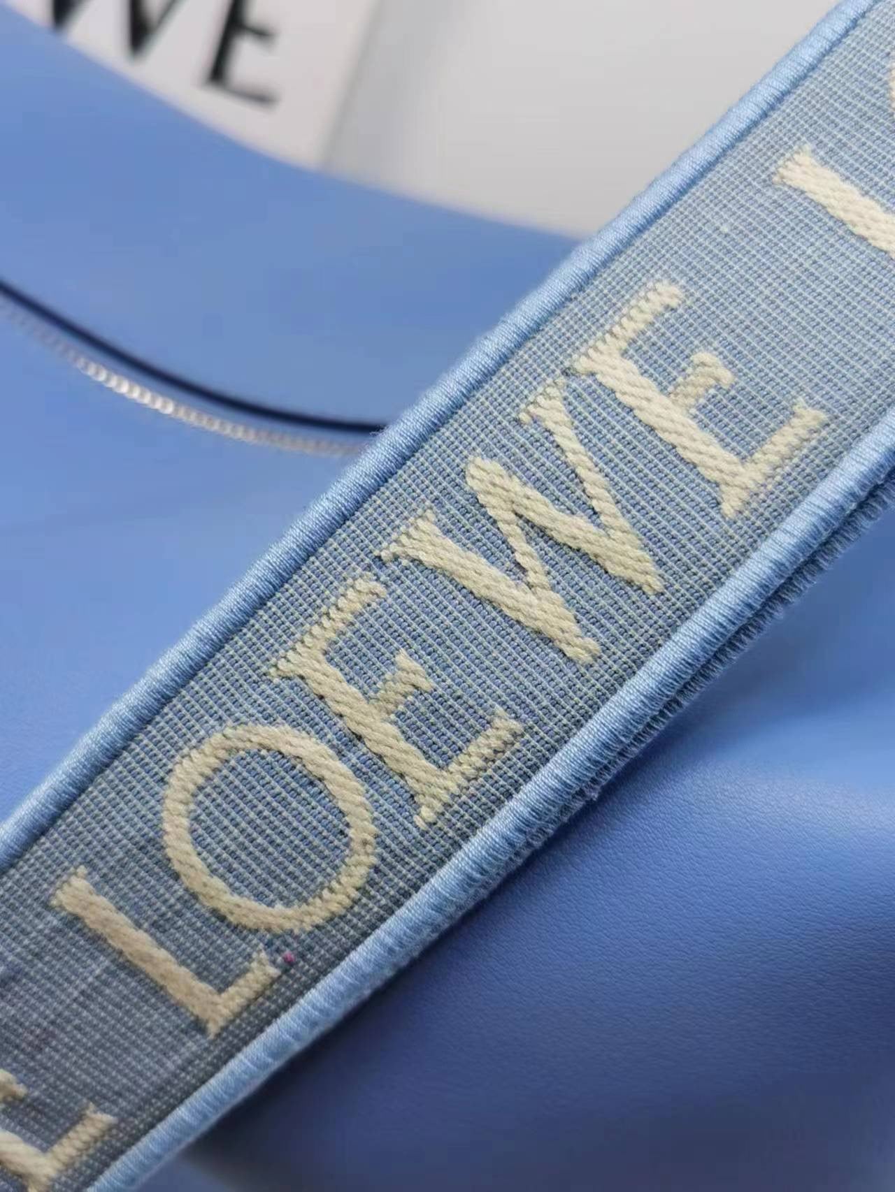 LW Messenger Bag