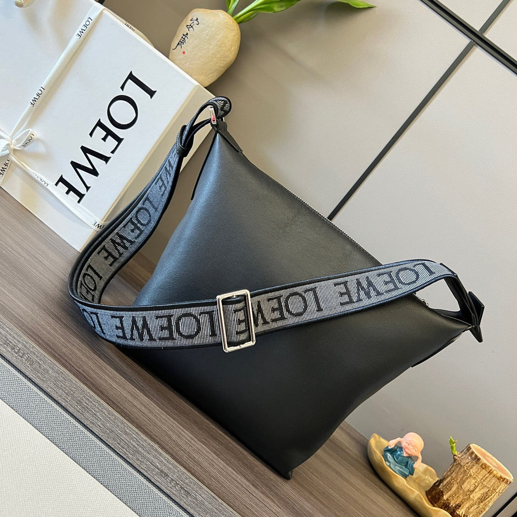 LW Messenger Bag