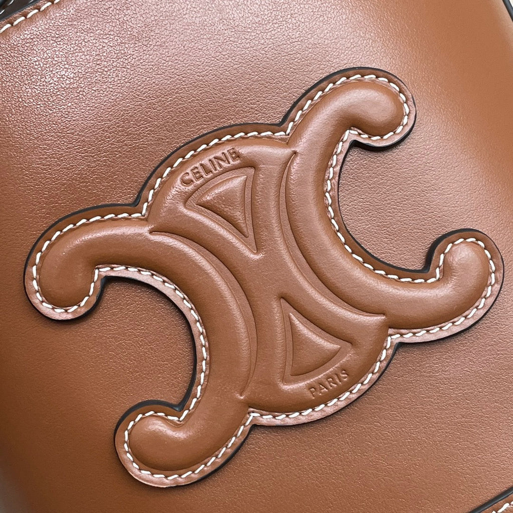CE Triomphe Bucket
